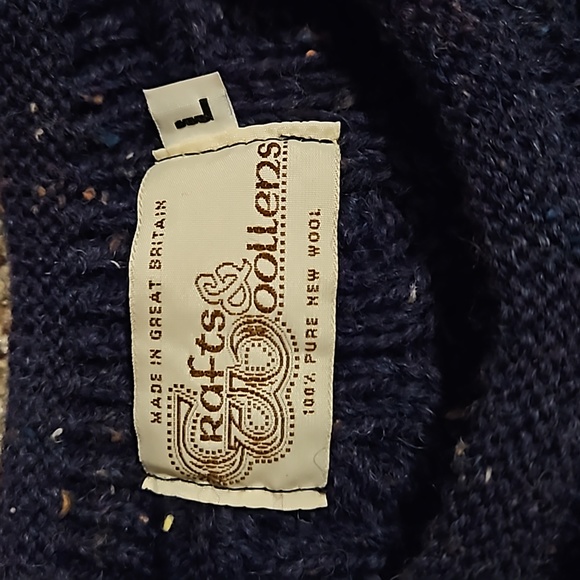 Crafts & Woollens 100% new wool sweater - Picture 2 of 6